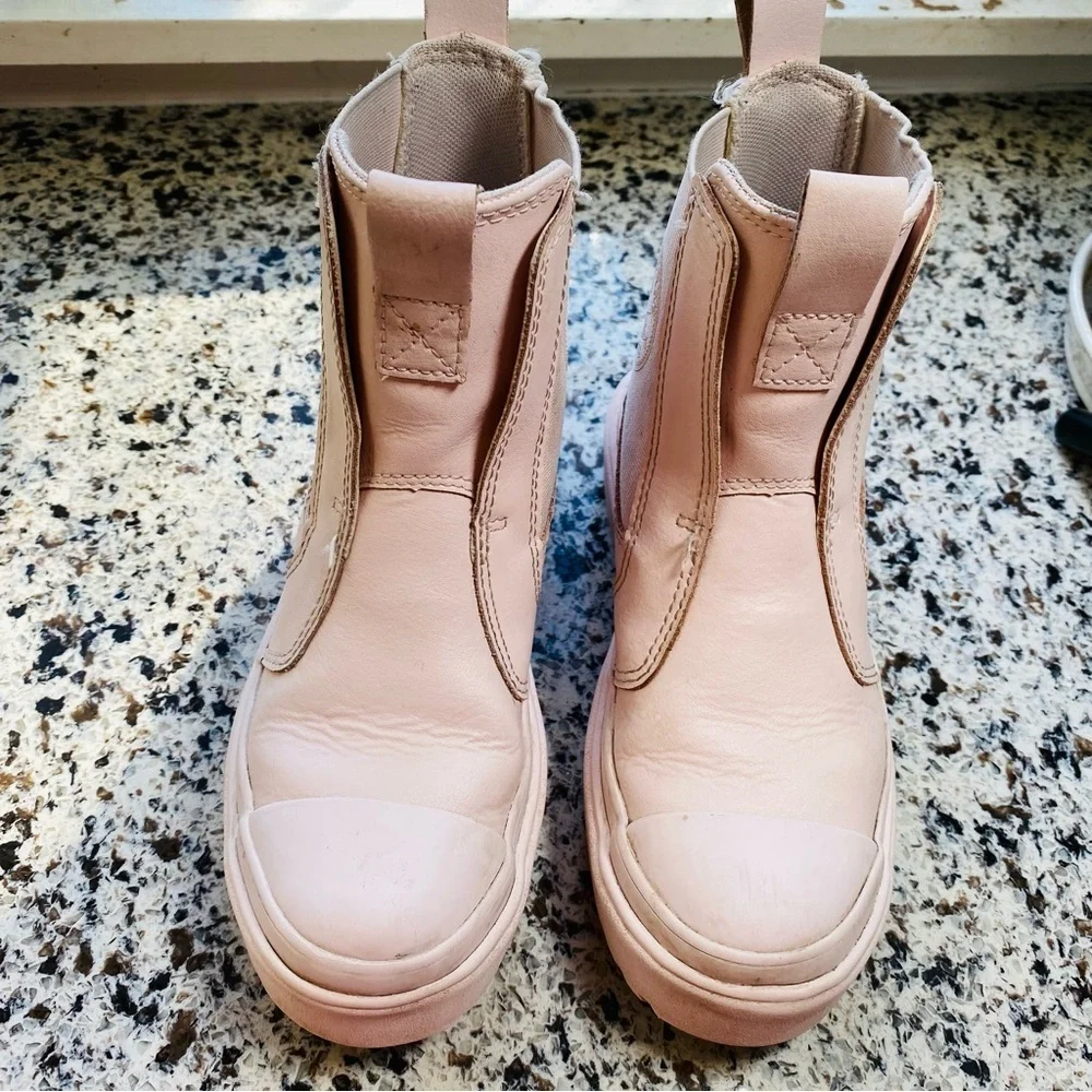 CONVERSE Pink Leather Lugged Chelsea Boots Girls 13